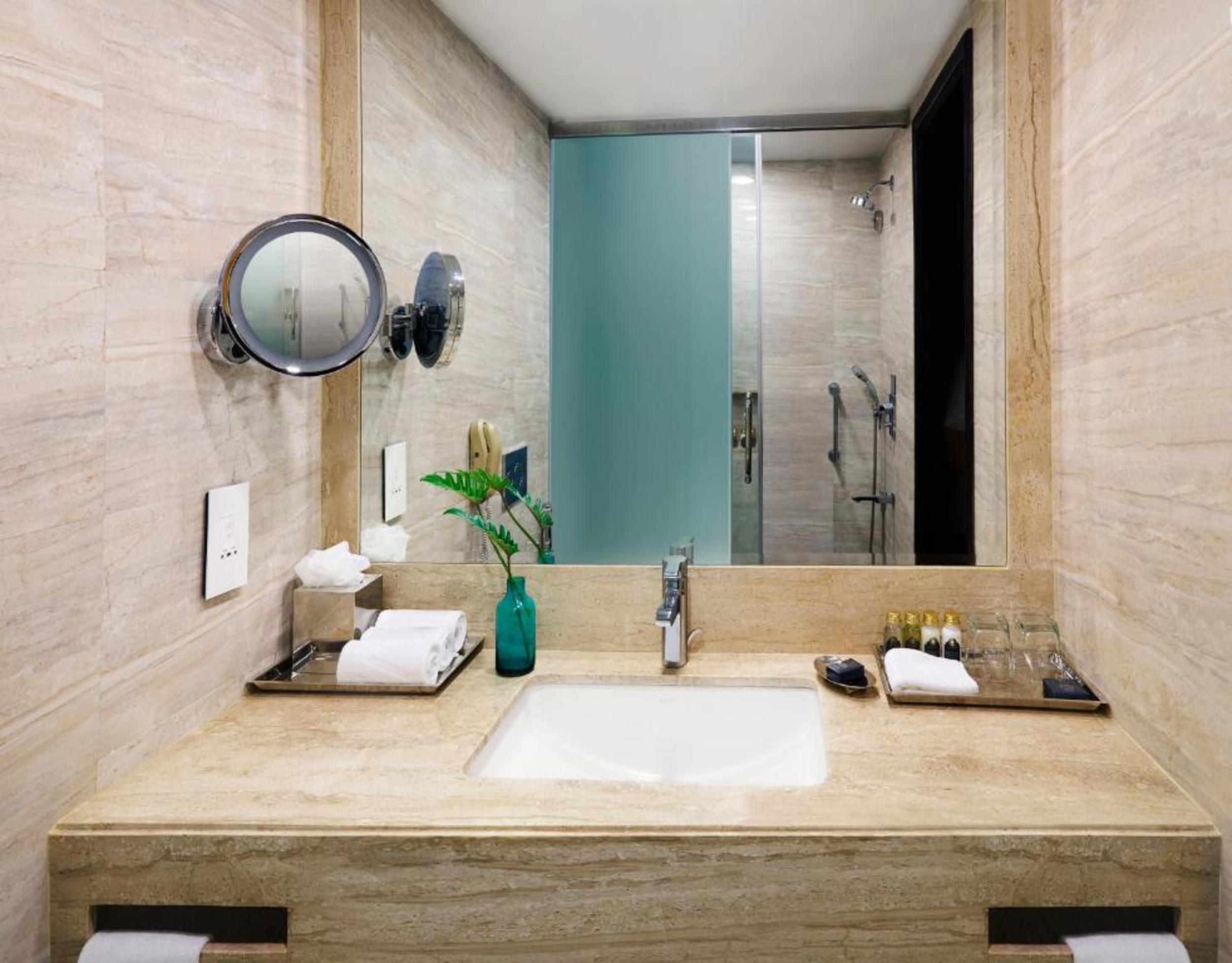 果阿泰姬堡阿瓜达度假酒店 Sinquerim 外观 照片 Bathroom