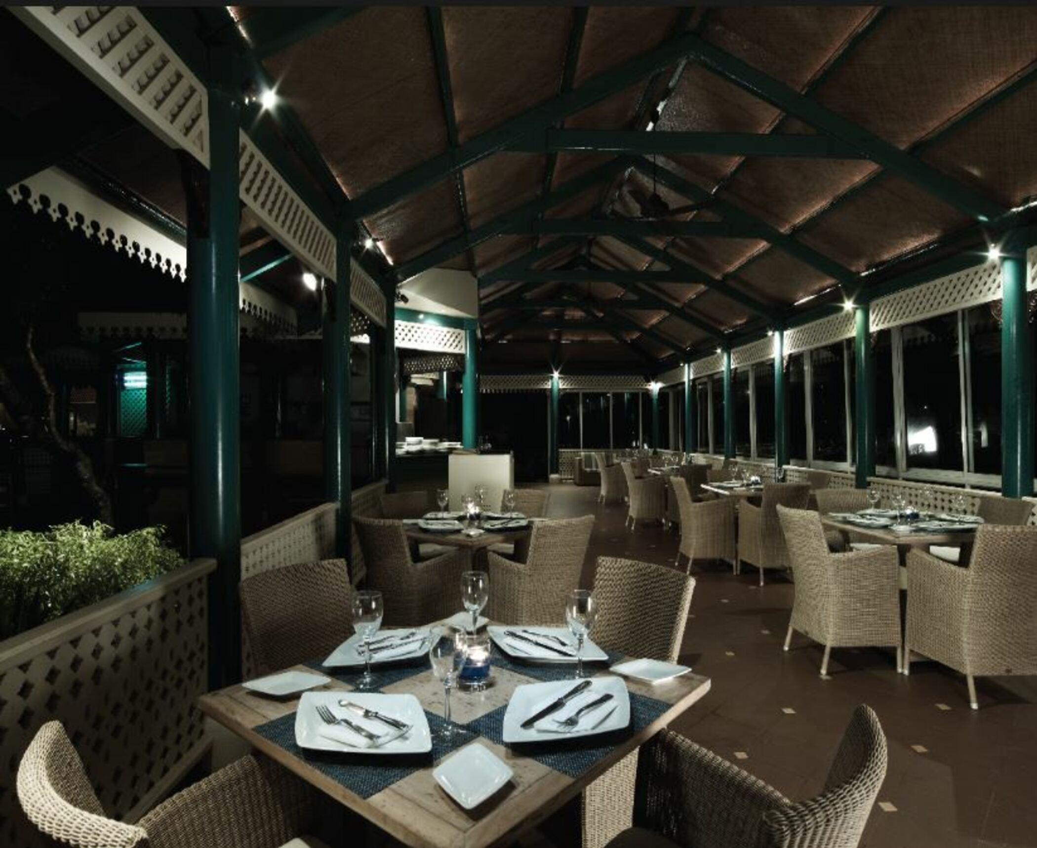 果阿泰姬堡阿瓜达度假酒店 Sinquerim 外观 照片 The restaurant at the Taj Bengal