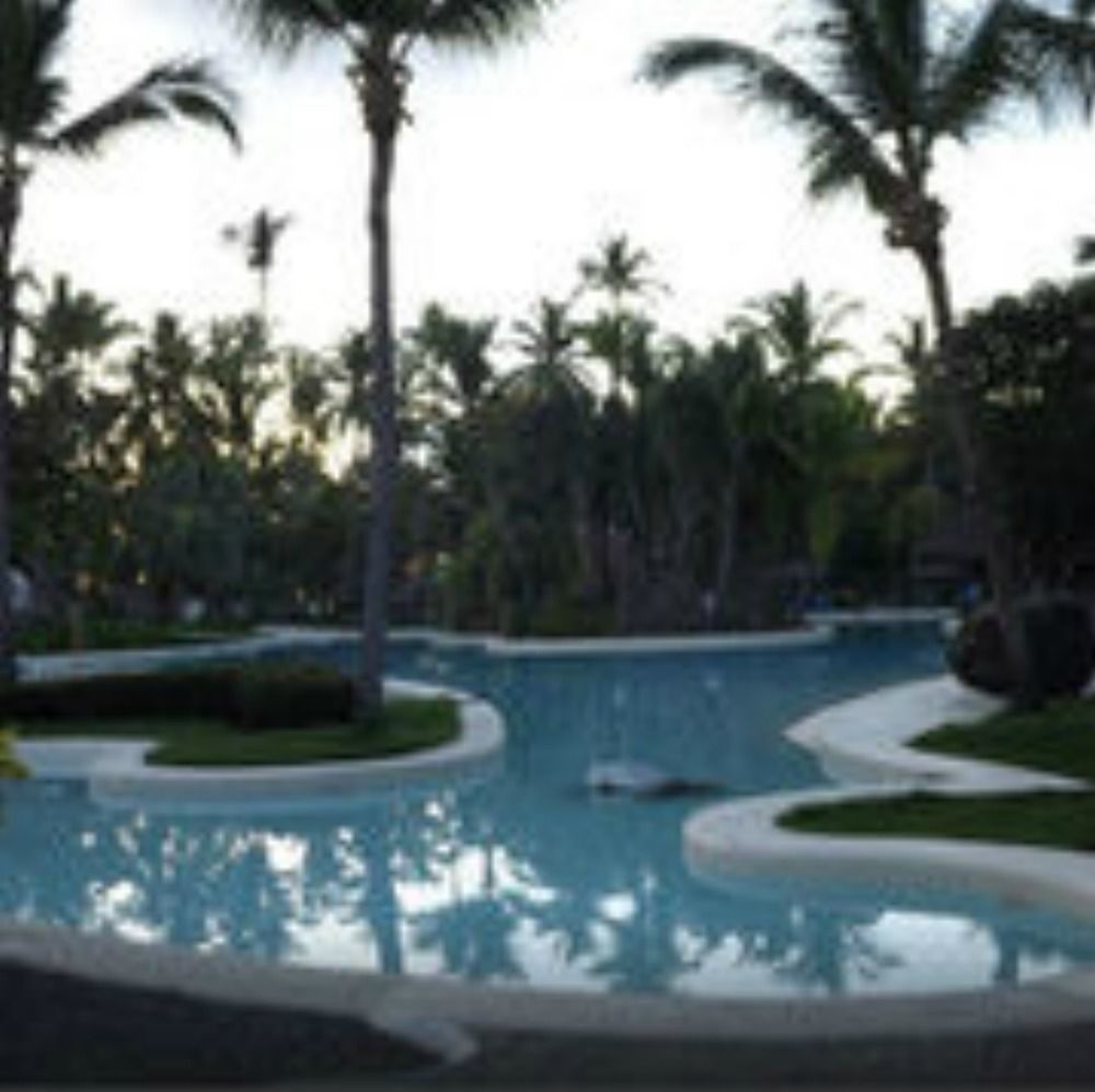 果阿泰姬堡阿瓜达度假酒店 Sinquerim 外观 照片 The pool at the Hard Rock Hotel