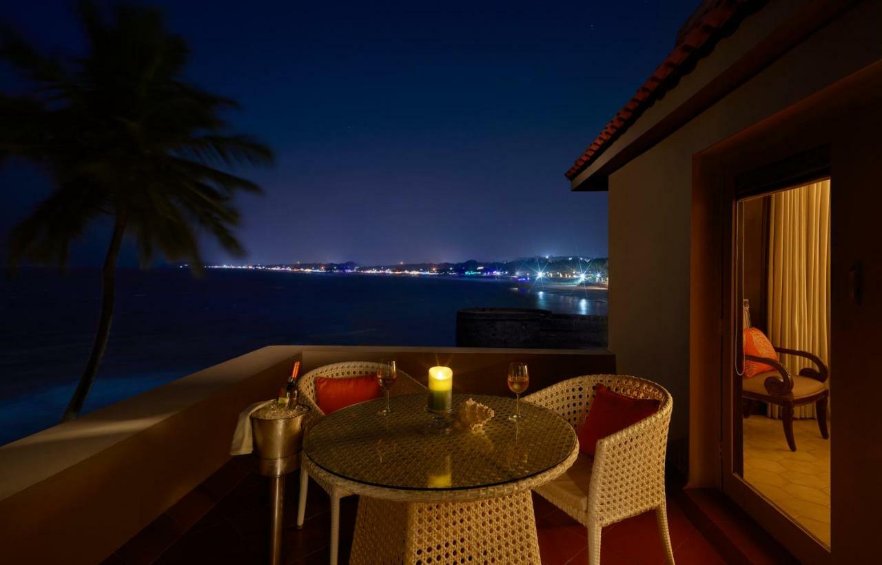 果阿泰姬堡阿瓜达度假酒店 Sinquerim 外观 照片 View from a suite at the resort